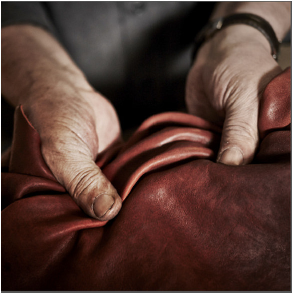 officine-toscane-pelle-conciata-vegetale